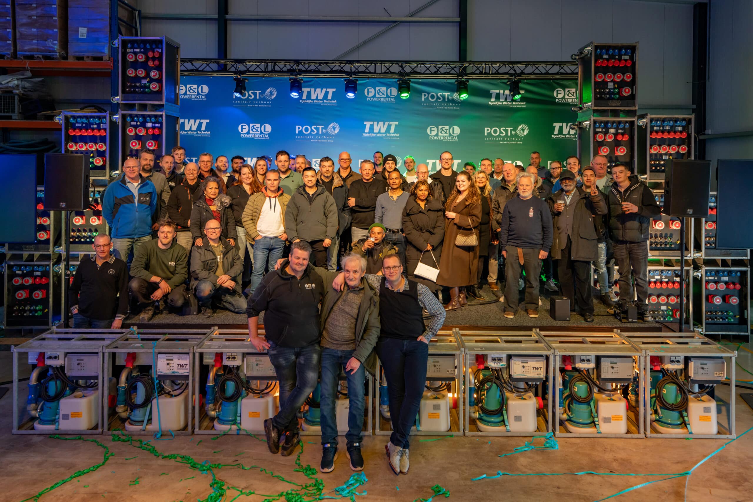 Feestelijke opening nieuwe pand in Hollandscheveld groepsfoto